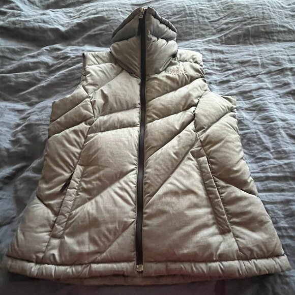 The North Face Women's Down Vest Size Medium - Picture 1 of 8